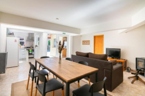 Casa cómoda y espaciosa en LeiMa, a pasos del lago